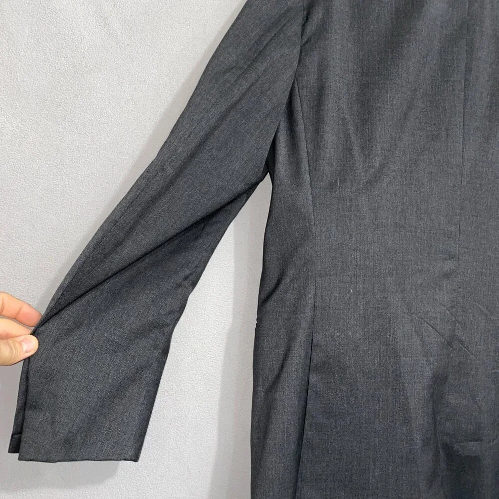 Isaia Men's Luxury Suit!